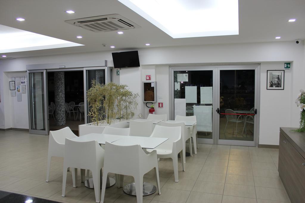 Hotel Poseidon Corigliano Calabro Exterior foto